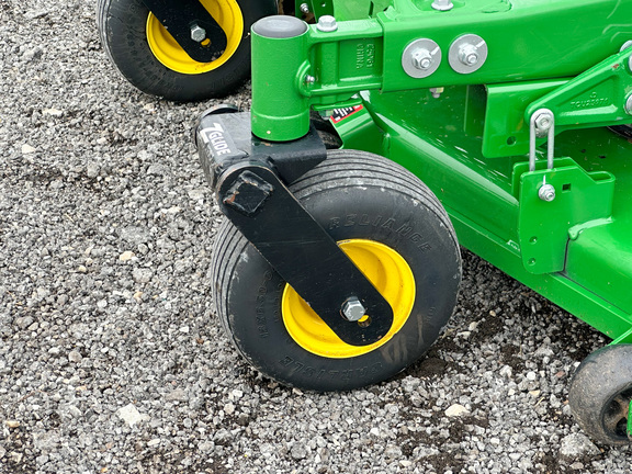 2023 John Deere Z950M Mower/Zero Turn