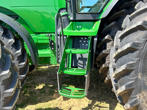 2014 John Deere 8285R Tractor