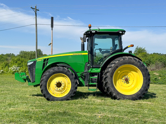 2014 John Deere 8285R Tractor