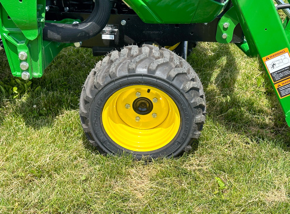 2024 John Deere 1025R Tractor Compact