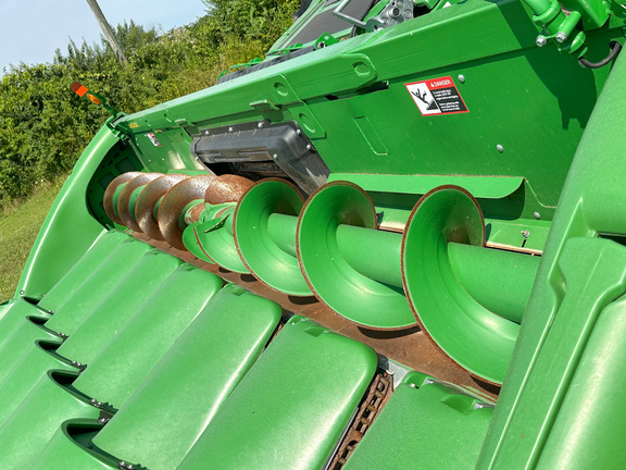 2014 John Deere 608C Header Corn Head