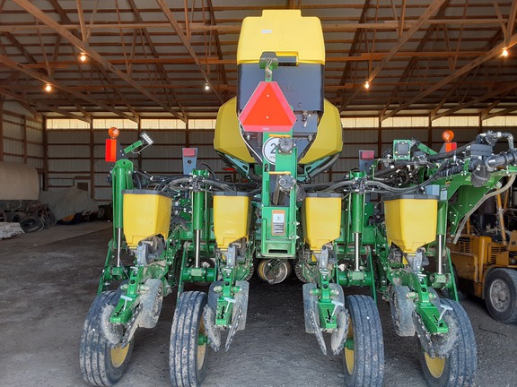 2022 John Deere 1775NT Planter