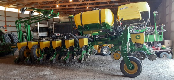 2022 John Deere 1775NT Planter