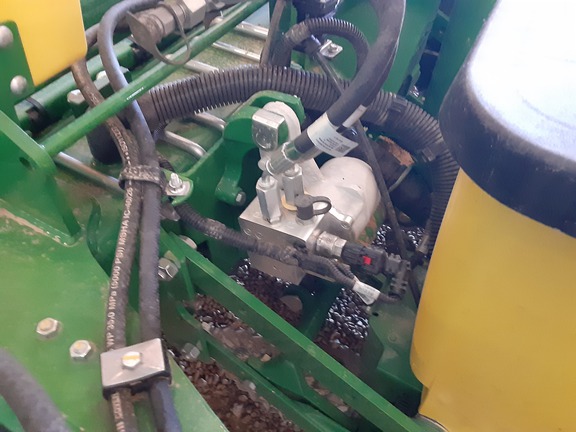 2022 John Deere 1775NT Planter