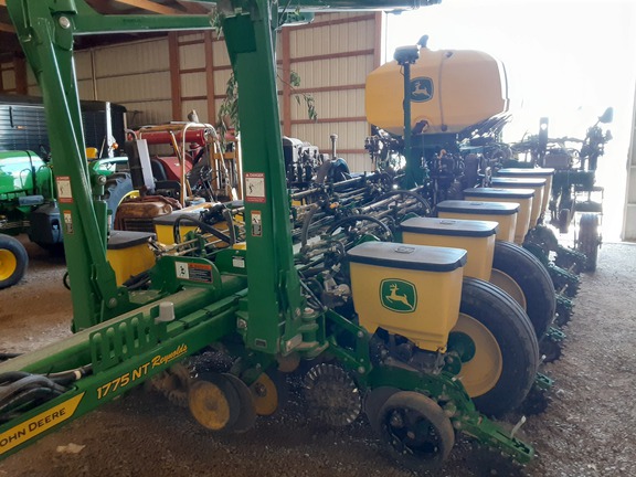 2022 John Deere 1775NT Planter