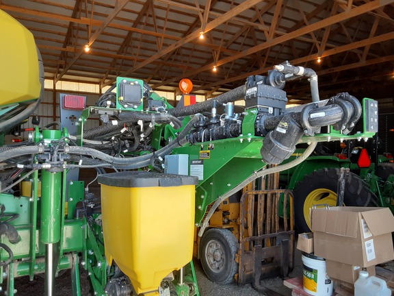 2022 John Deere 1775NT Planter