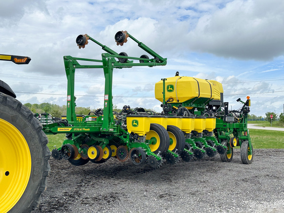 2022 John Deere 1775NT Planter