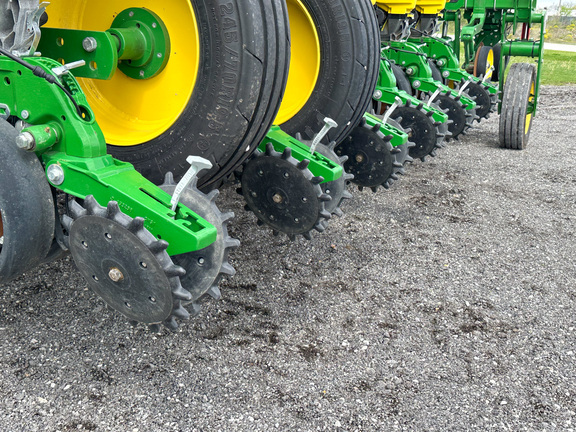 2022 John Deere 1775NT Planter