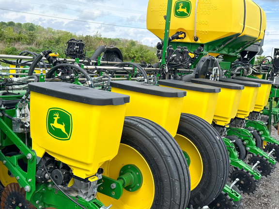 2022 John Deere 1775NT Planter