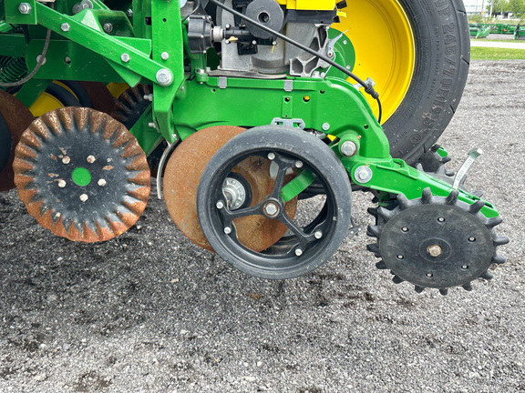 2022 John Deere 1775NT Planter