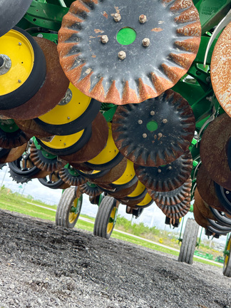 2022 John Deere 1775NT Planter