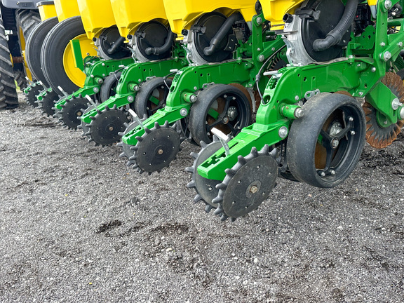 2022 John Deere 1775NT Planter