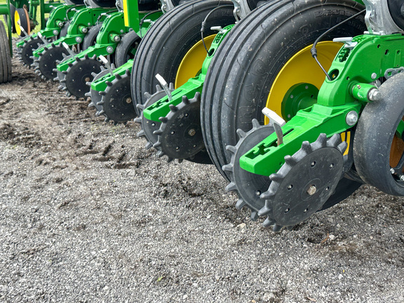 2022 John Deere 1775NT Planter