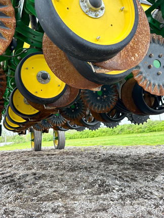 2022 John Deere 1775NT Planter