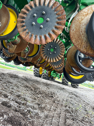 2022 John Deere 1775NT Planter