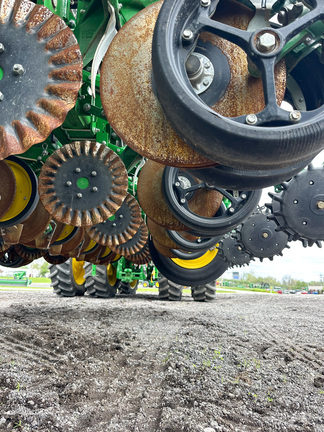 2022 John Deere 1775NT Planter