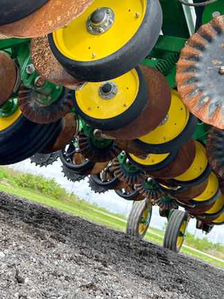 2022 John Deere 1775NT Planter