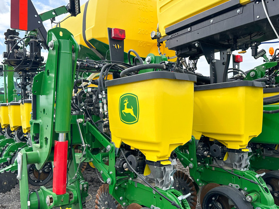 2022 John Deere 1775NT Planter