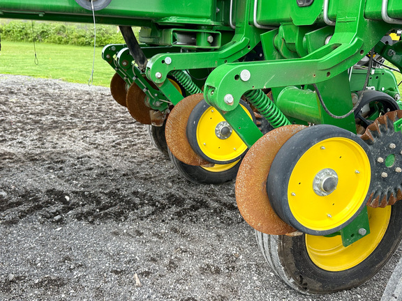 2022 John Deere 1775NT Planter