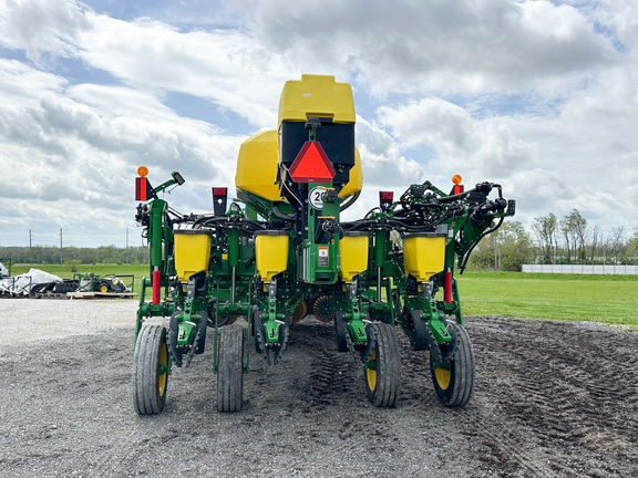 2022 John Deere 1775NT Planter