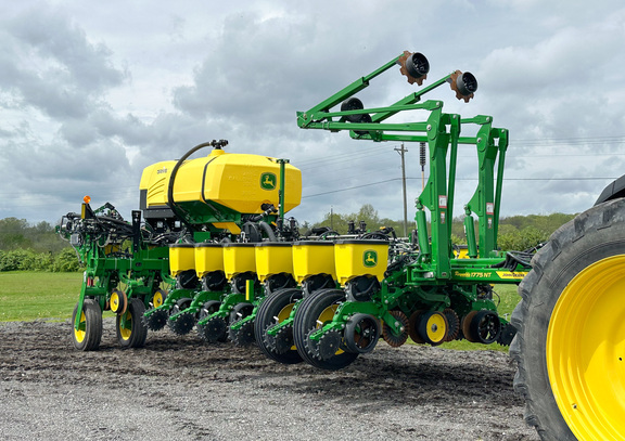 2022 John Deere 1775NT Planter