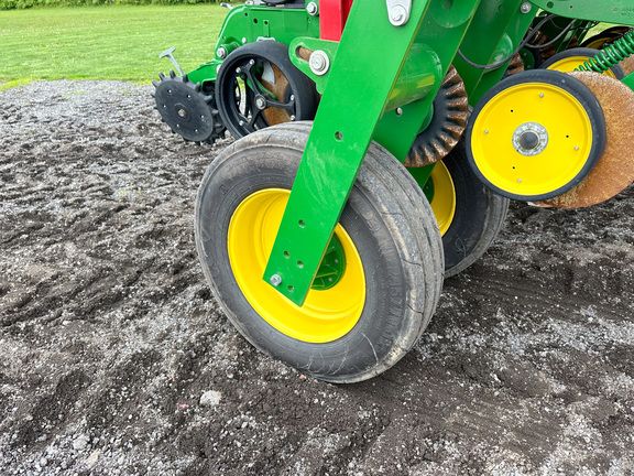 2022 John Deere 1775NT Planter