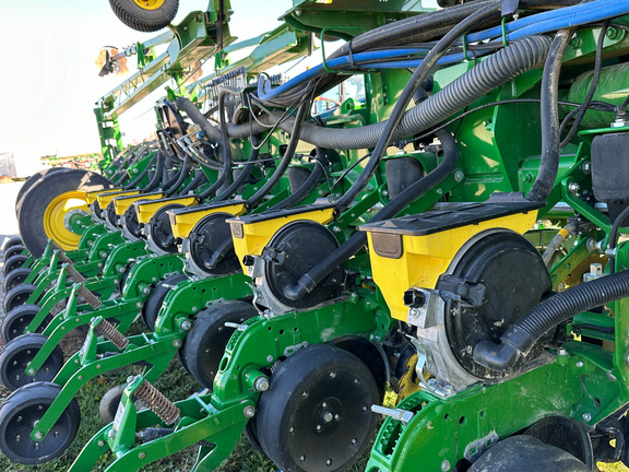 2019 John Deere 1775NT Planter