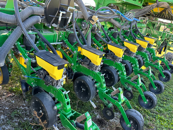 2019 John Deere 1775NT Planter