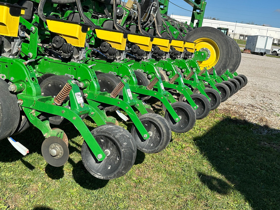 2019 John Deere 1775NT Planter