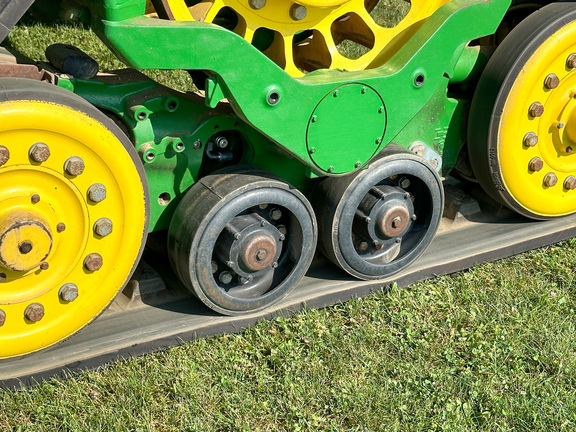 2021 John Deere 8RX 410 Tractor Rubber Track