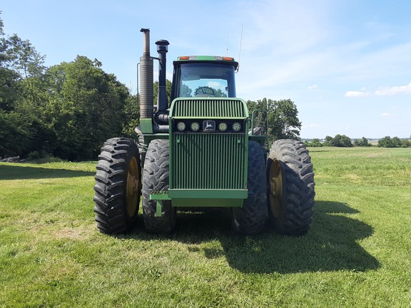 1990 John Deere 8560 Tractor 4WD