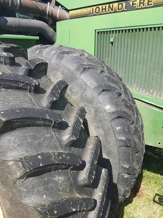 1990 John Deere 8560 Tractor 4WD