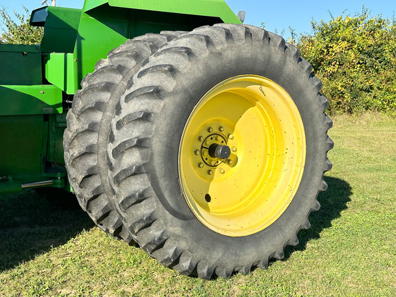 1990 John Deere 8560 Tractor 4WD