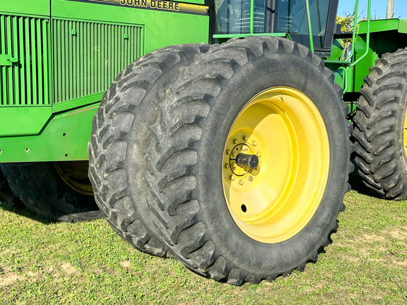 1990 John Deere 8560 Tractor 4WD