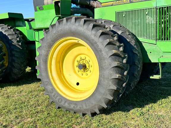 1990 John Deere 8560 Tractor 4WD