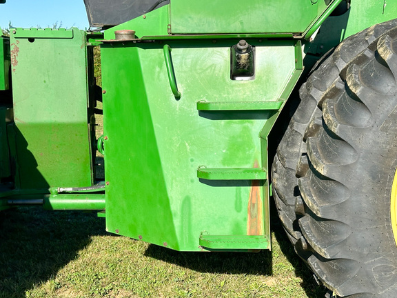 1990 John Deere 8560 Tractor 4WD