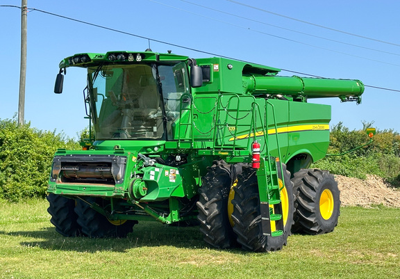 2023 John Deere S770 Combine