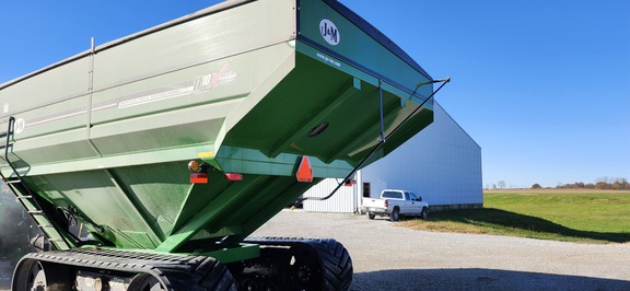 2015 J&M 1110 Grain Cart