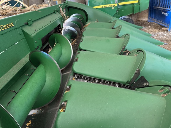 2009 John Deere 606C Header Corn Head