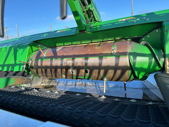 2017 John Deere 640FD Header Combine