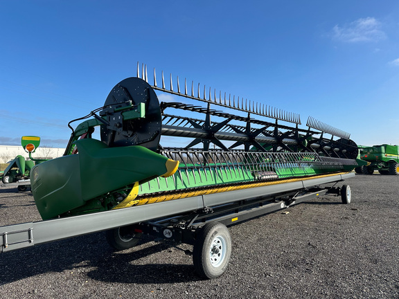 2017 John Deere 640FD Header Combine