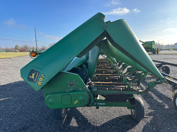 1998 John Deere 893 Header Corn Head