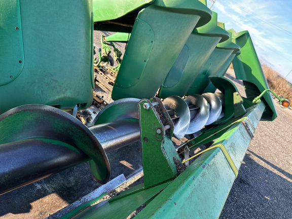 1998 John Deere 893 Header Corn Head