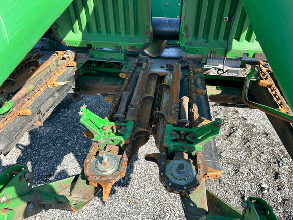 1998 John Deere 893 Header Corn Head