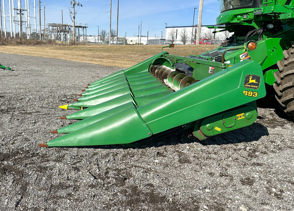 1998 John Deere 893 Header Corn Head