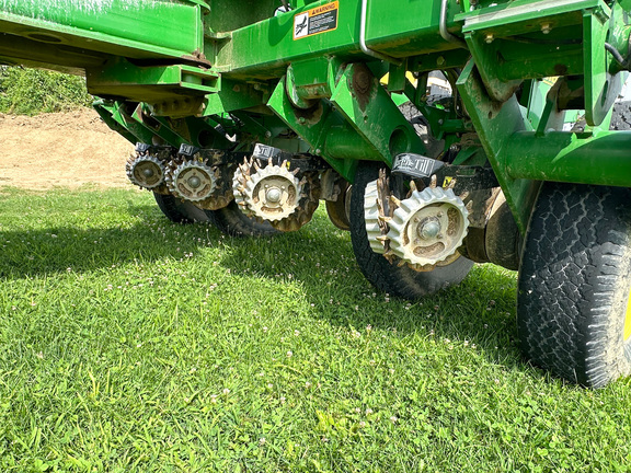 2012 John Deere 1770NT Planter