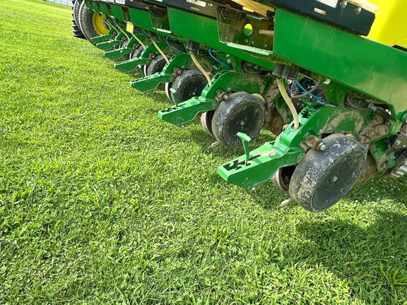 2012 John Deere 1770NT Planter