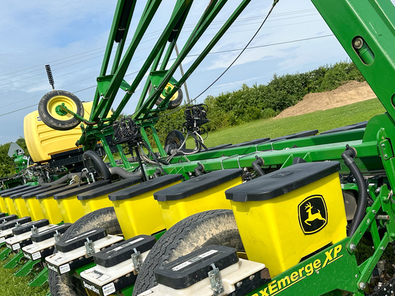 2012 John Deere 1770NT Planter