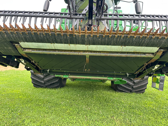 2021 MacDon FD135 Header Combine