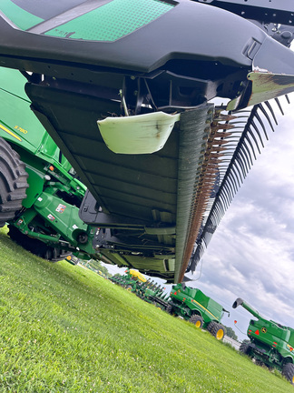 2021 MacDon FD135 Header Combine